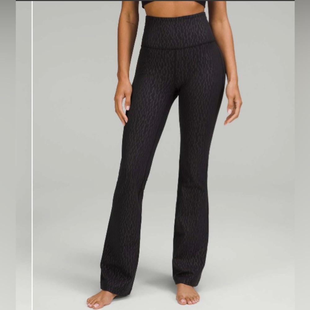 Lululemon Groove Super-High-Rise Flared Pant *Nulu size 10